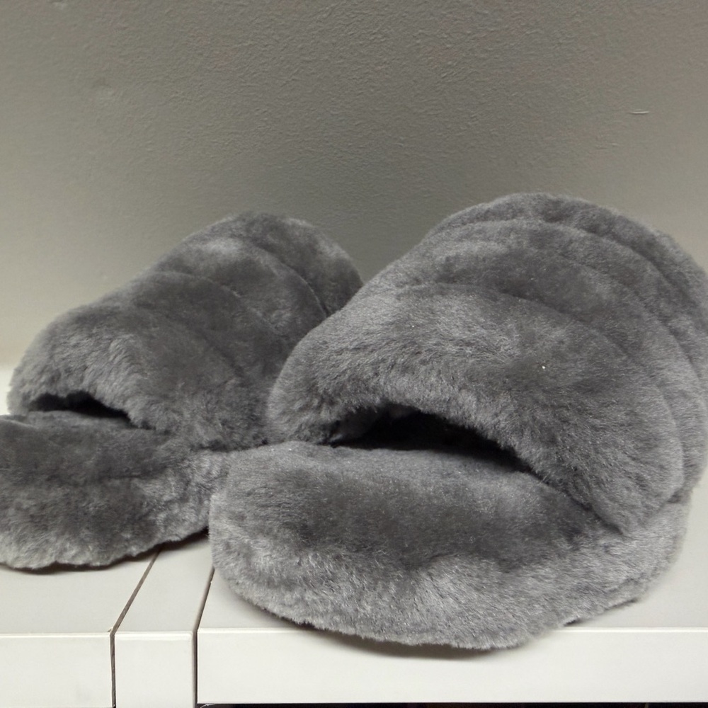 UGGS Cozy Gray Fuzzy Slippers